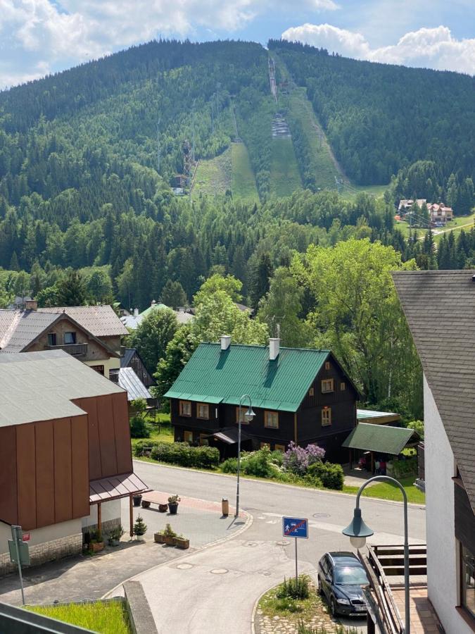 Luxusni Apartman U Sjezdovek S Garazi Harrachov Kültér fotó